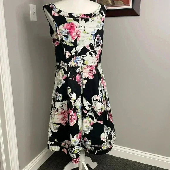 White House Black Market Black Floral Fit and Flare Dress Womens Size 10 - Picture 3 of 6